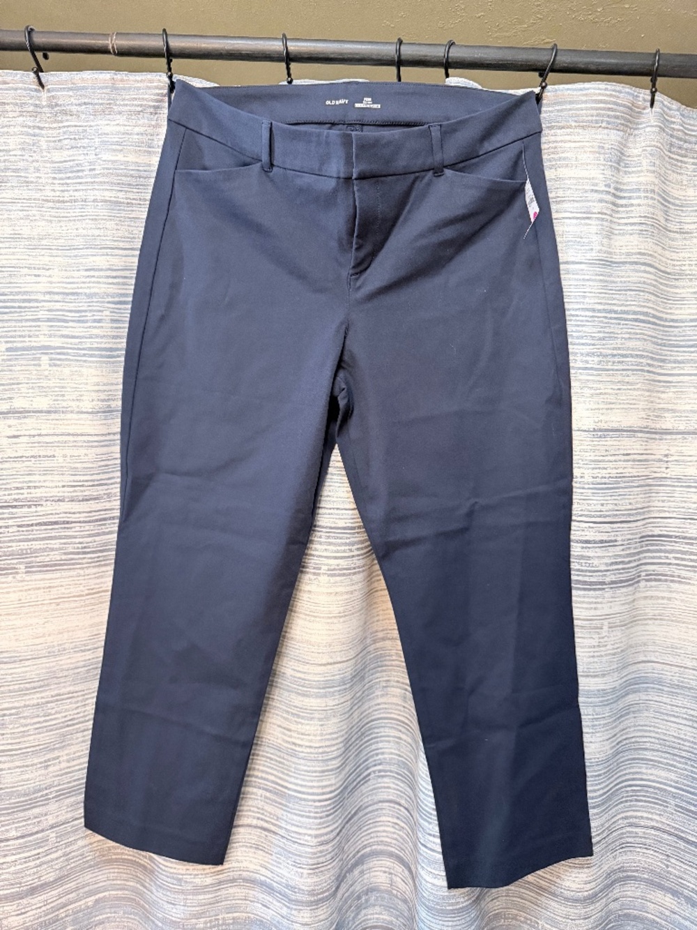 Old Navy Slim Pixie Crop Pants